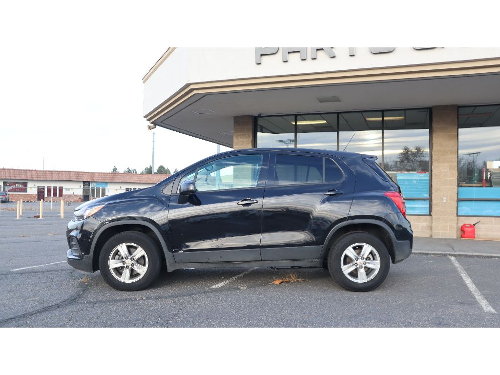 2020 Chevrolet Trax LS photo 3
