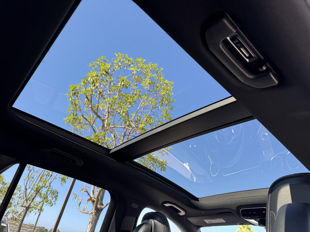 2026 Mercedes Benz GLC 300 photo 2