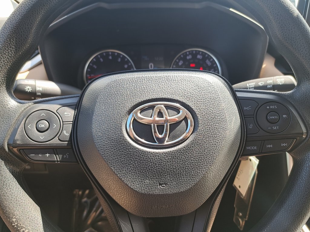 2020 Toyota RAV4 LE photo 14