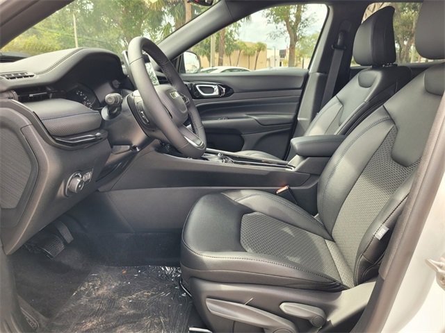 2026 Jeep Compass Latitude Altitude Special Edition photo 10