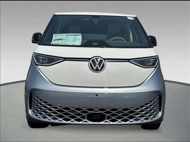 2025 Volkswagen ID. Buzz Pro Plus photo 2