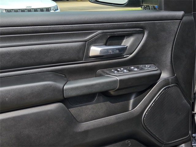 2025 Ram 1500 Tradesman photo 11