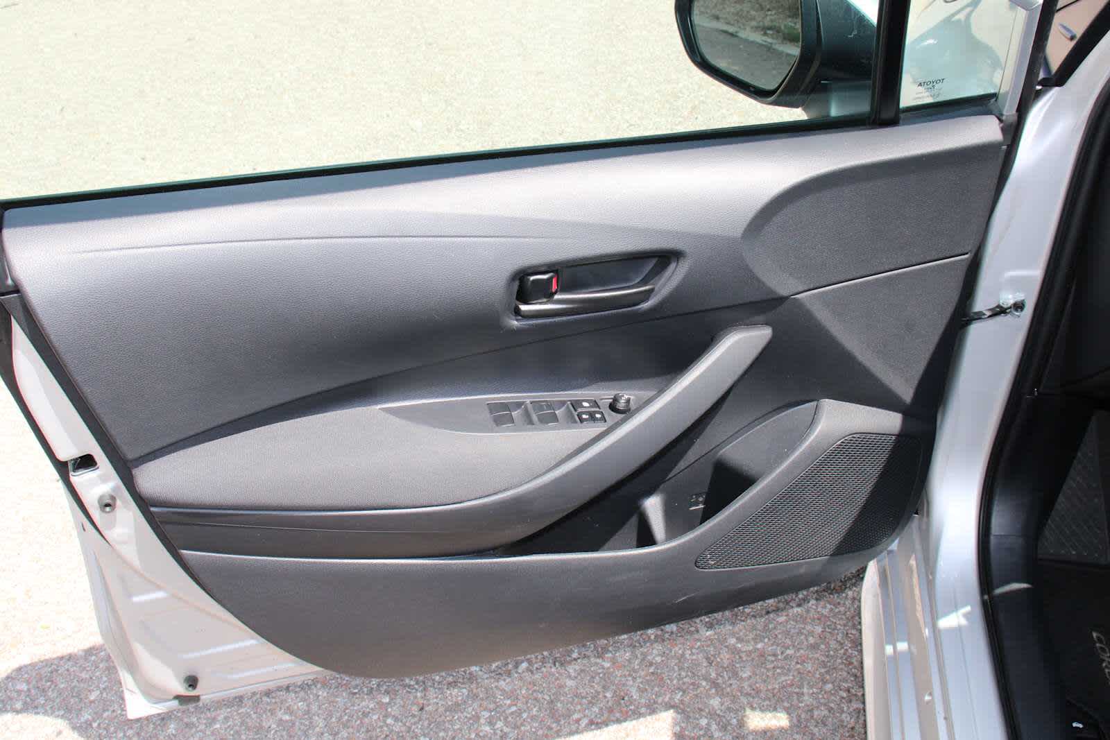 2024 Toyota Corolla LE photo 10