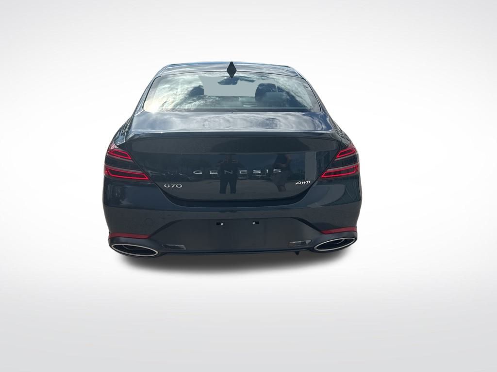 2024 Genesis G70 2.5T photo 7