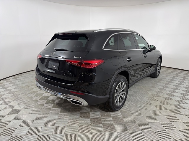 2026 Mercedes Benz GLC 300 4MATIC photo 4