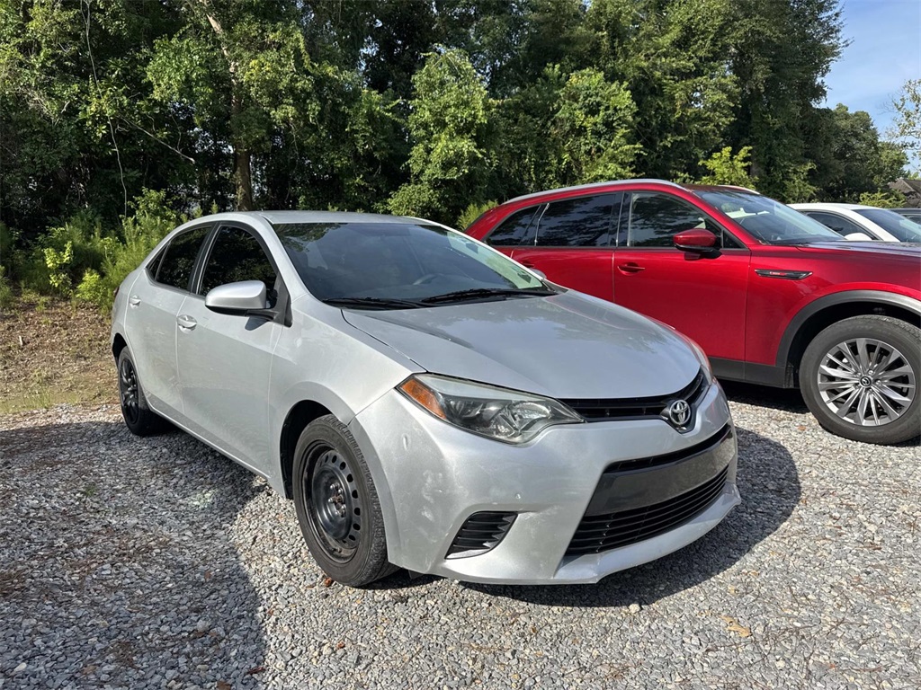 2016 Toyota Corolla LE photo 3