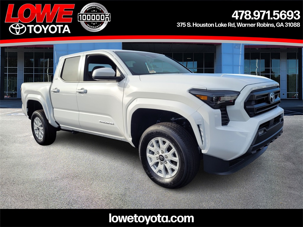 2025 Toyota Tacoma SR5's photo