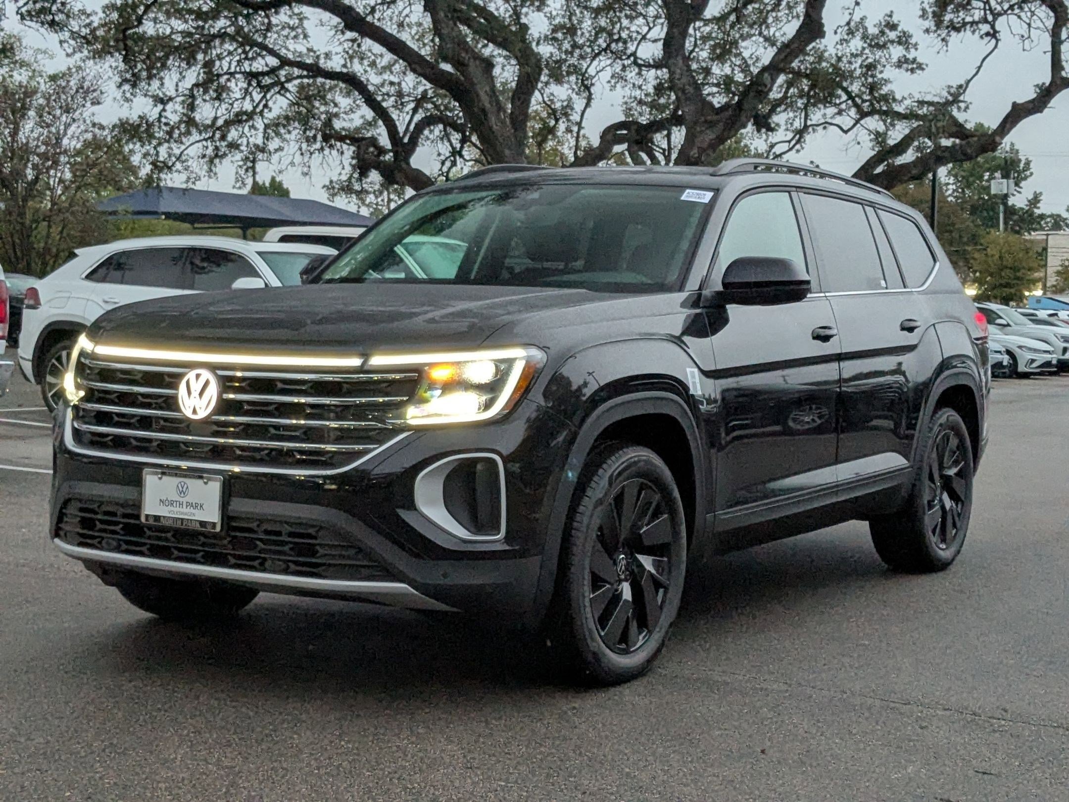 2026 Volkswagen Atlas SE Technology photo 3
