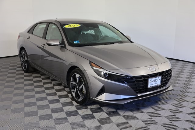 2023 Hyundai Elantra SEL's photo