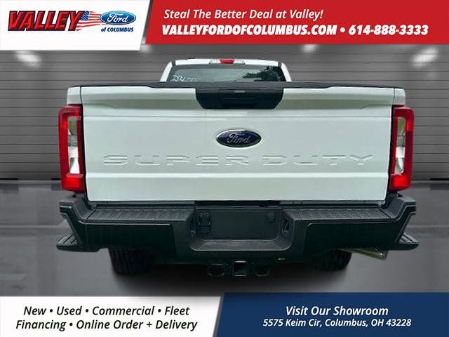 2025 Ford F-350 photo 4