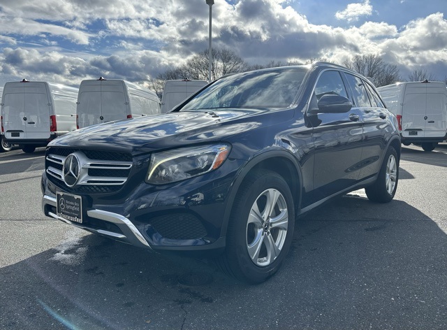 2017 Mercedes Benz GLC 300 4MATIC photo 3