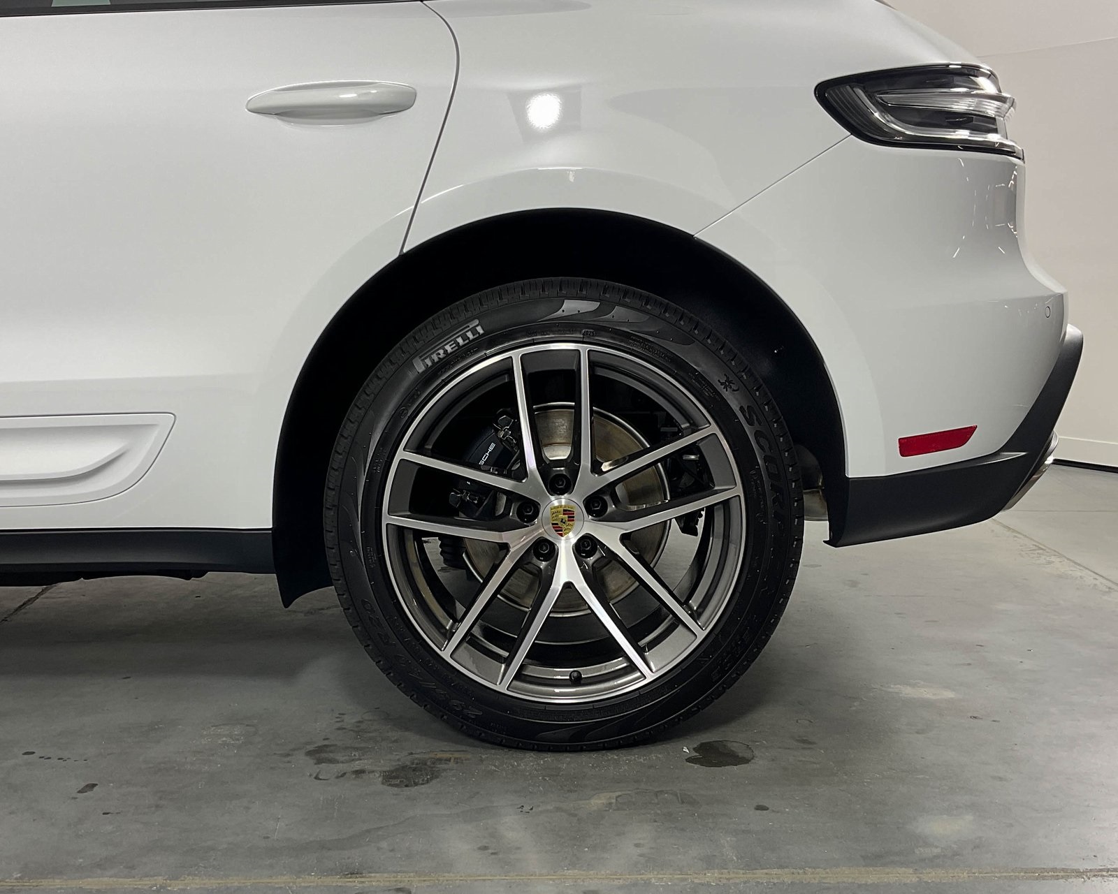 2026 Porsche Macan T photo 11
