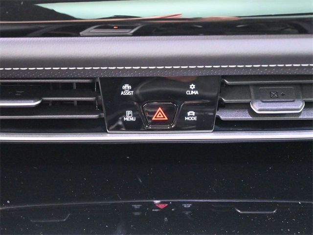 2025 Volkswagen Atlas Cross Sport SEL R-Line photo 6