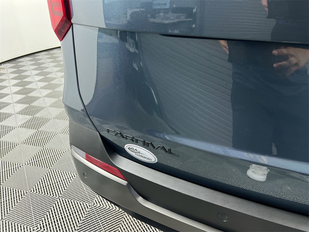 2026 Kia Carnival SX photo 4