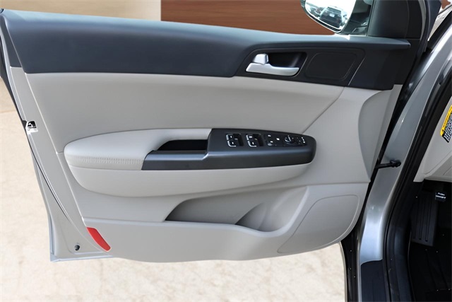 2020 Kia Sportage S photo 10