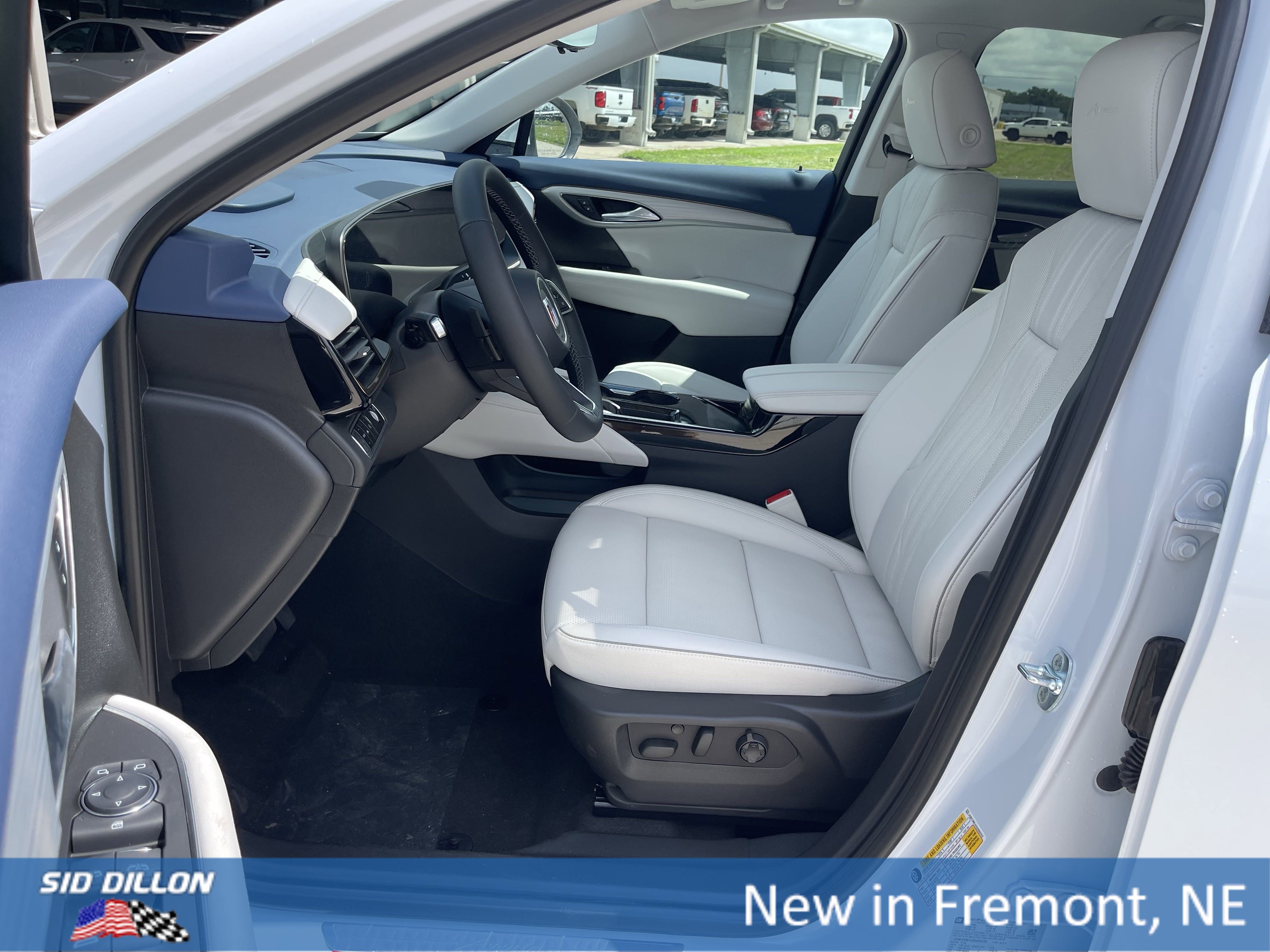 2025 Buick Envision Avenir photo 8