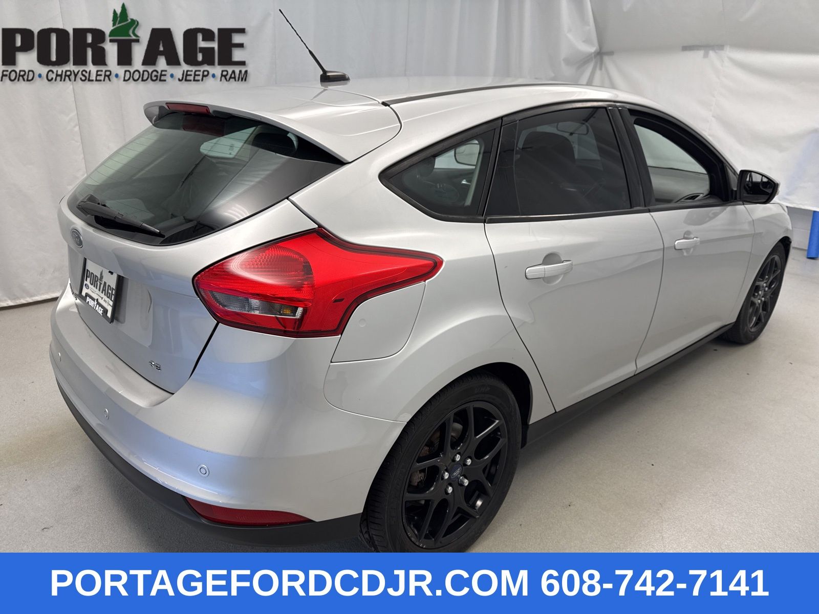 2016 Ford Focus SE photo 2