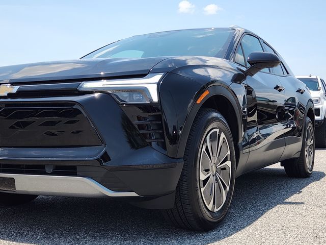 2025 Chevrolet Blazer EV photo 2