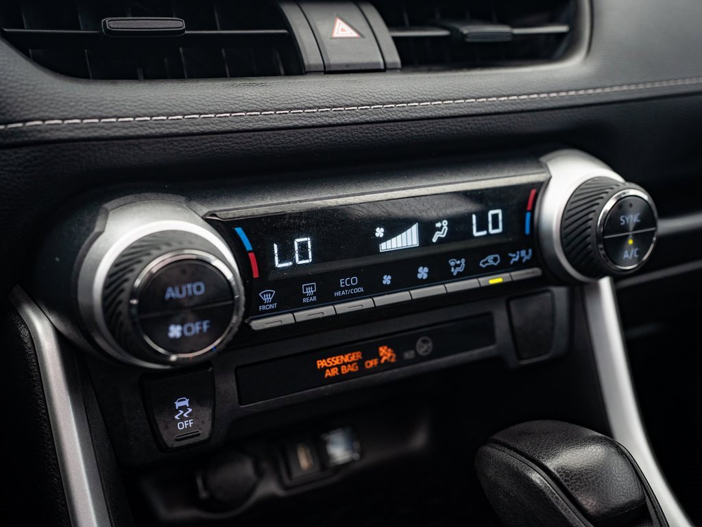 2021 Toyota RAV4 Hybrid XLE photo 23