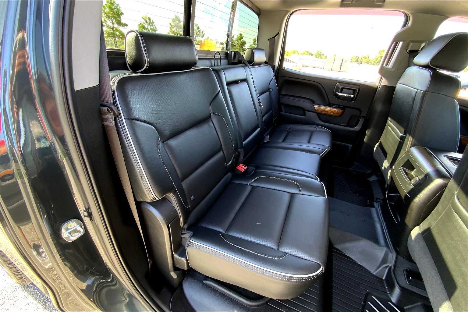 2019 Chevrolet Silverado 2500HD High Country photo 17