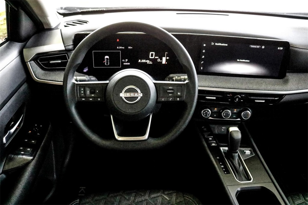 2025 Nissan Kicks SV photo 21