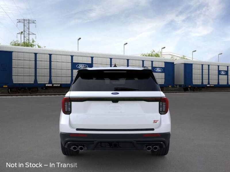 2025 Ford Explorer ST photo 2