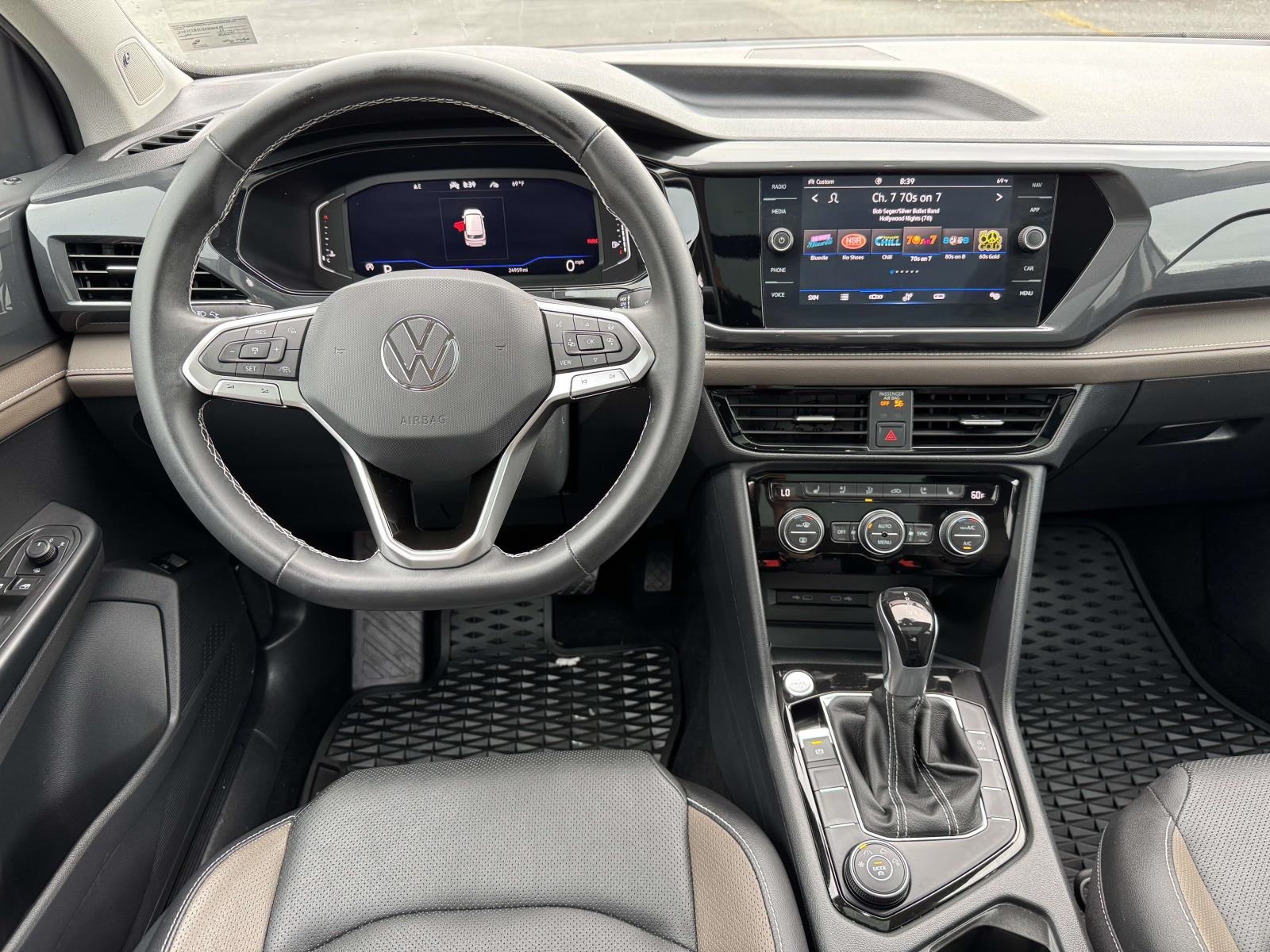 2022 Volkswagen Taos SEL photo 2