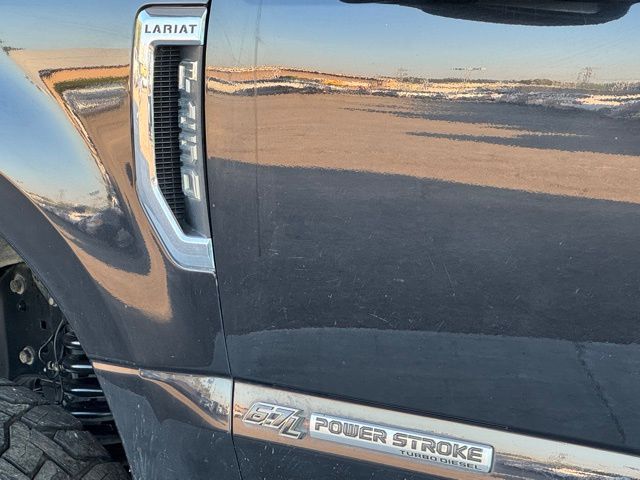 2019 Ford F-250 Lariat photo 4