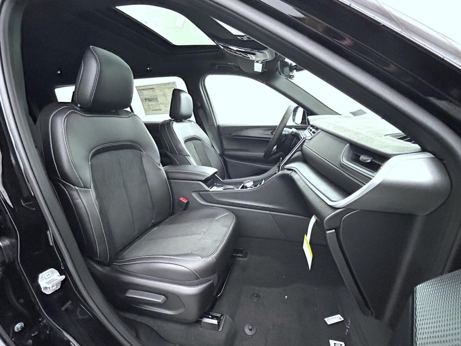 2025 Jeep Grand Cherokee Altitude X photo 12
