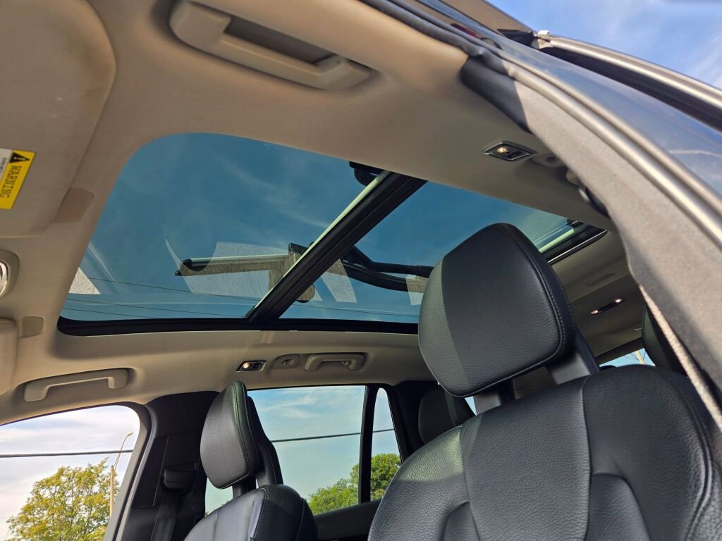 2017 Volvo XC90 Momentum photo 19