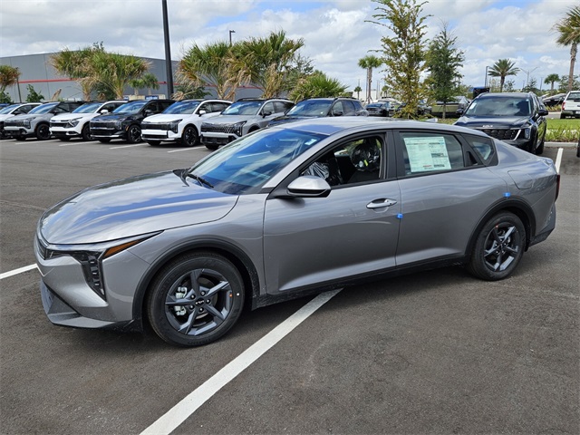 2025 Kia K4 LXS photo 2