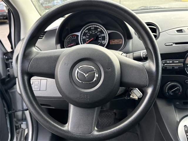 2012 Mazda Mazda2 Sport photo 17