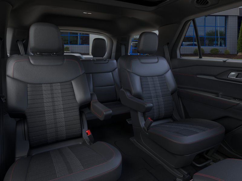 2025 Ford Explorer ST-Line photo 7