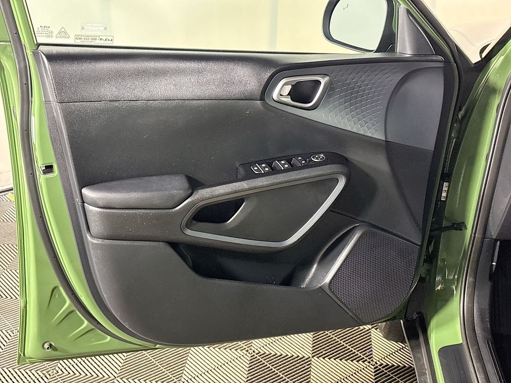 2023 Kia Soul EX photo 10