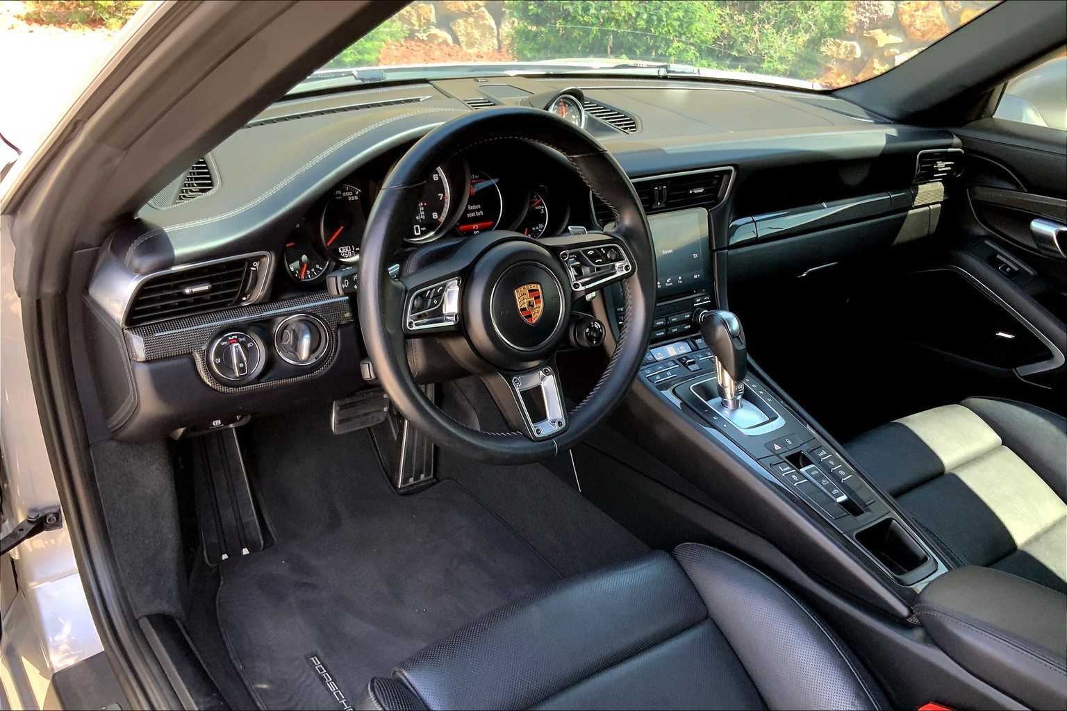 2019 Porsche 911 Turbo S photo 4