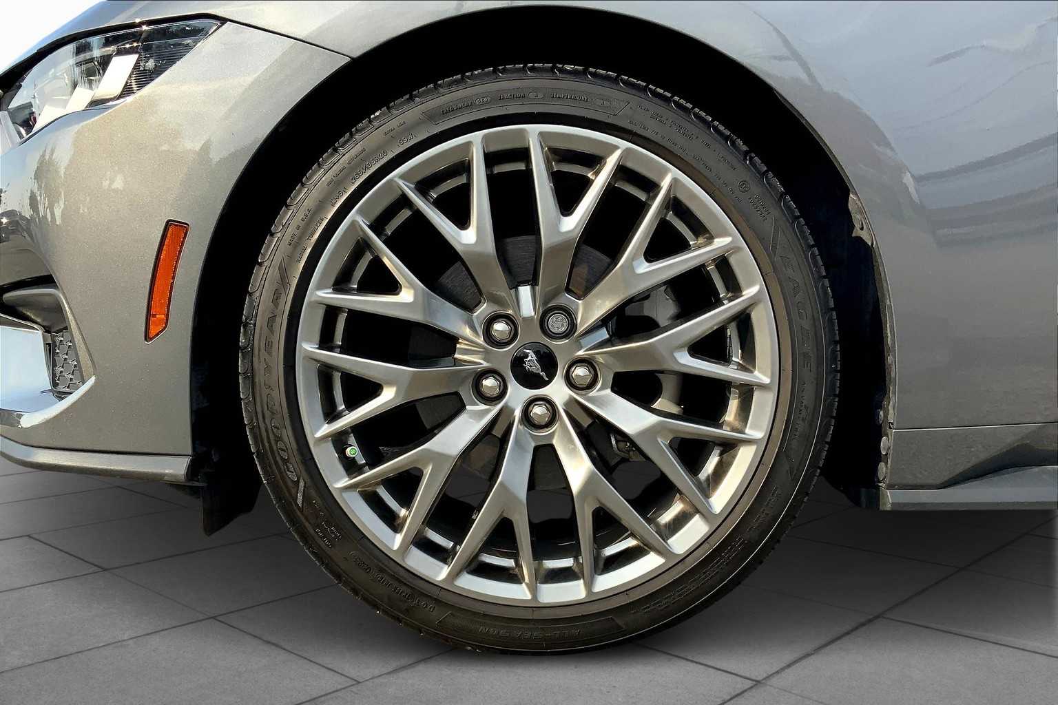 2024 Ford Mustang EcoBoost Premium photo 8