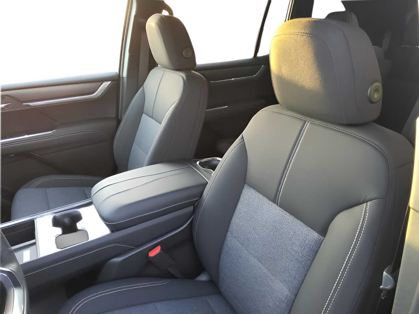 2026 Gmc Acadia Elevation photo 2