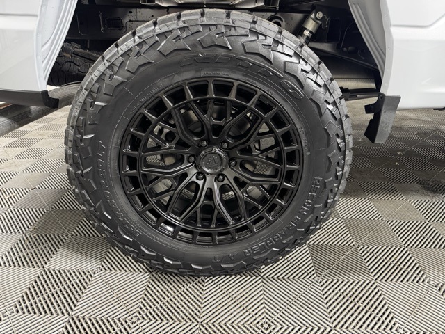 2025 Ford F-150 XLT photo 9