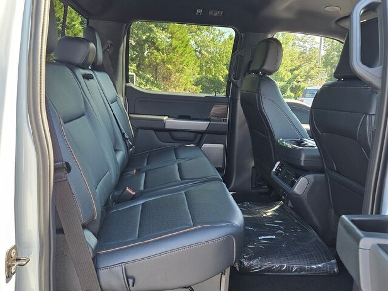 2025 Ford F-150 Lariat photo 13