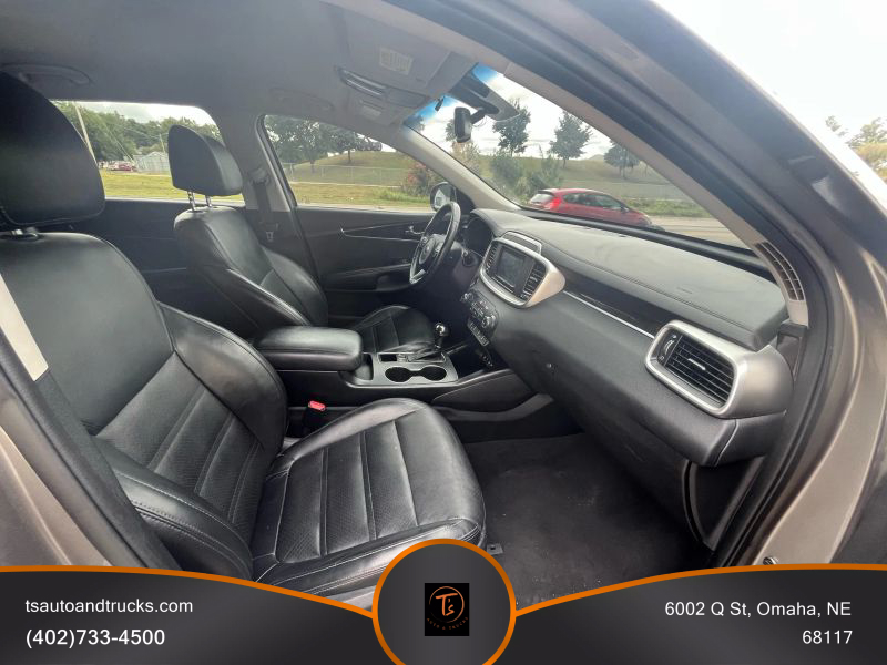 2017 Kia Sorento LX photo 17