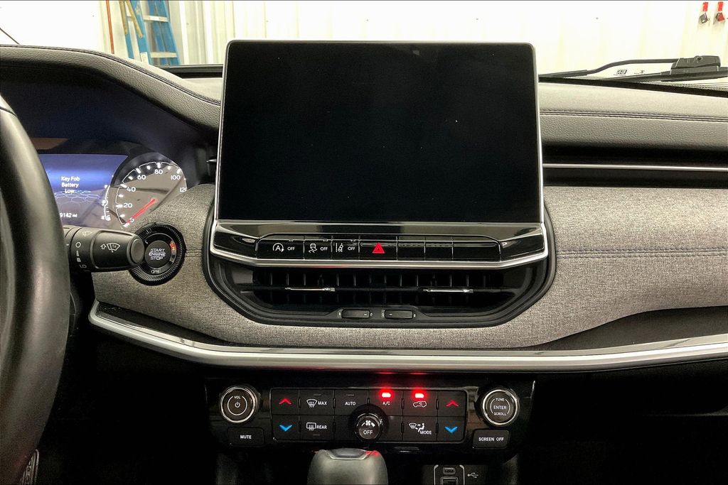 2022 Jeep Compass Latitude photo 30