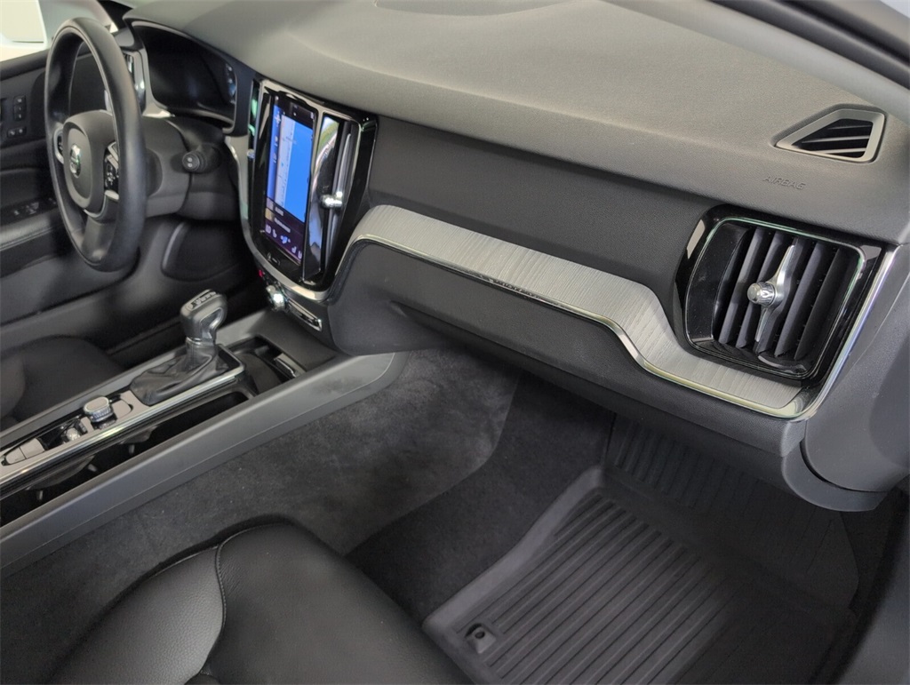 2021 Volvo V60 Cross Country T5 photo 15