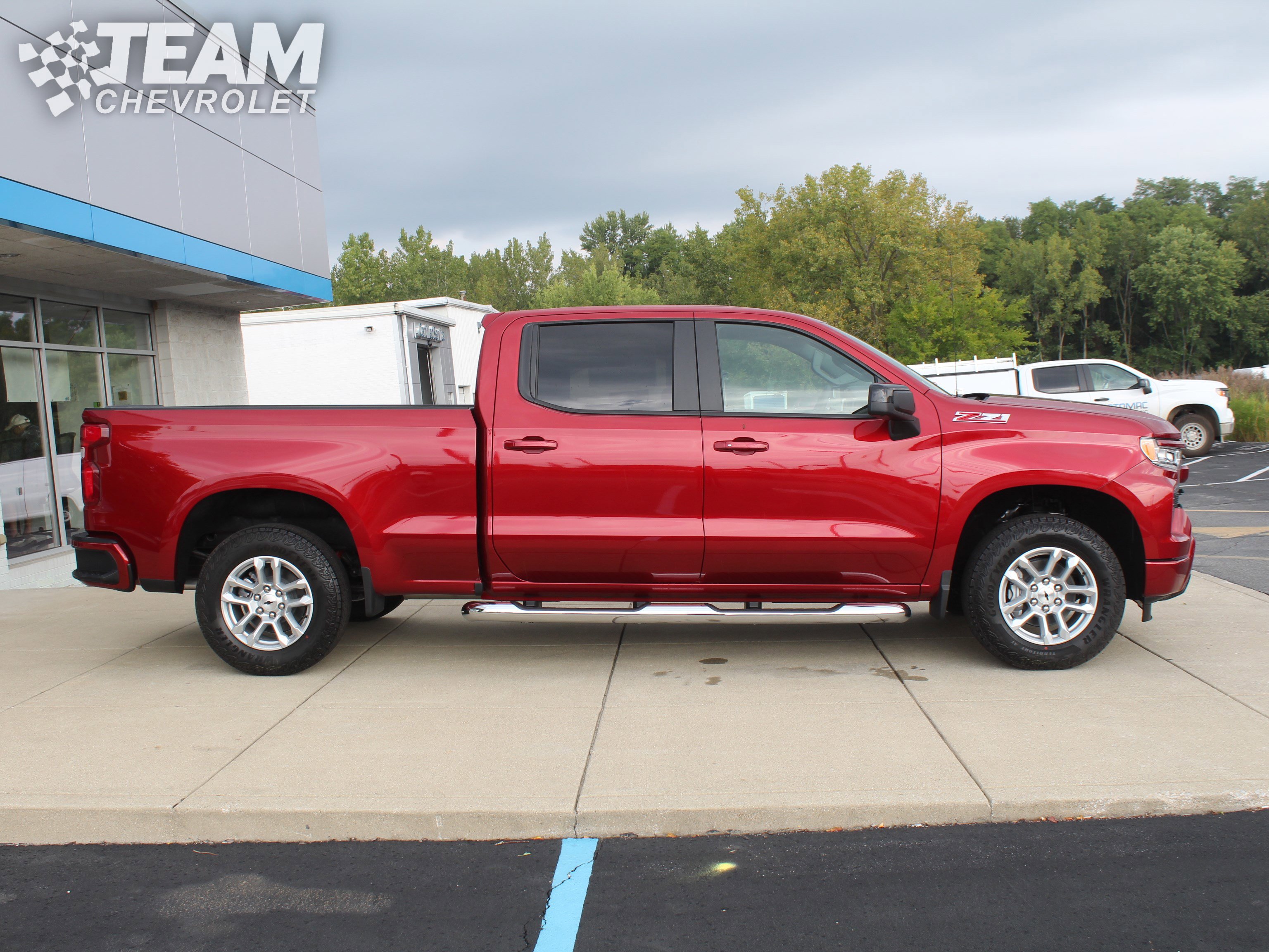2026 Chevrolet Silverado 1500 RST photo 2