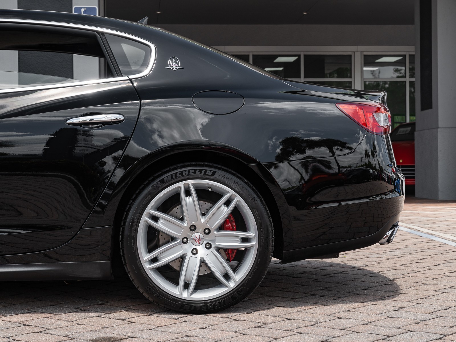 2014 Maserati Quattroporte GTS photo 11