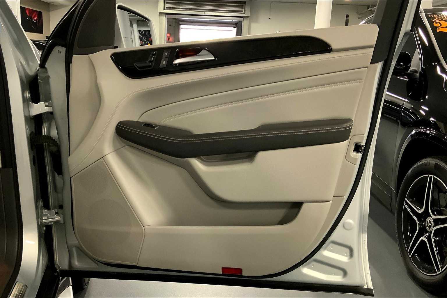 2015 Mercedes Benz ML 350 photo 20