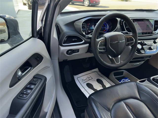 2022 Chrysler Pacifica Hybrid Touring L photo 41