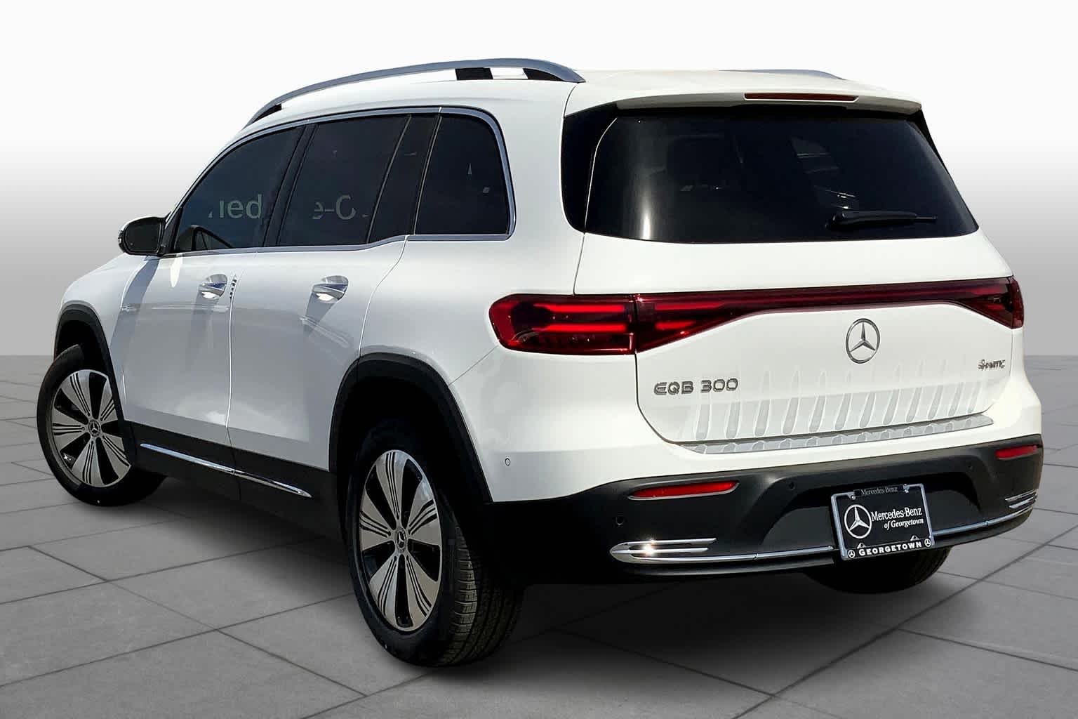 2025 Mercedes Benz EQB 300 4MATIC photo 4