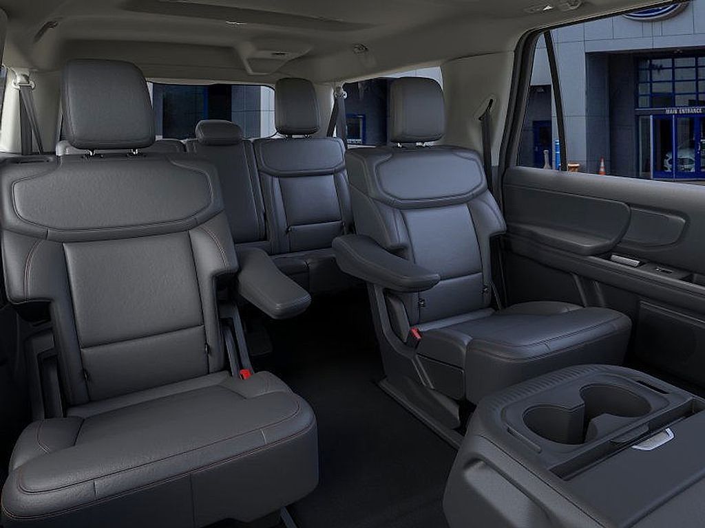 2025 Ford Expedition MAX photo 9