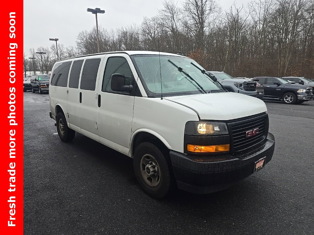 2019 GMC Savana Passenger LS's photo