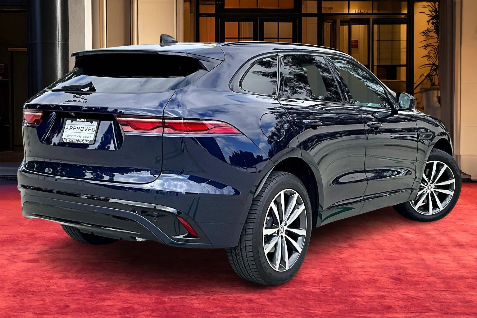 2025 Jaguar F-PACE P250 R-Dynamic S photo 9